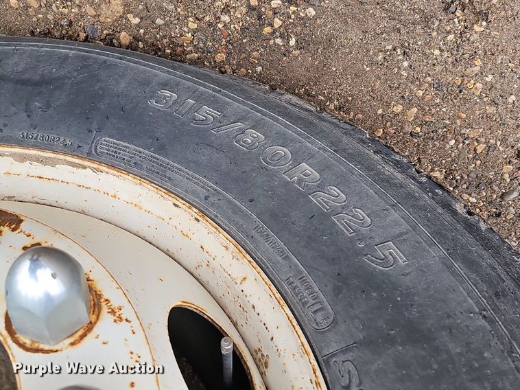 image for item DQ8669 1992 Kenworth T660 semi truck