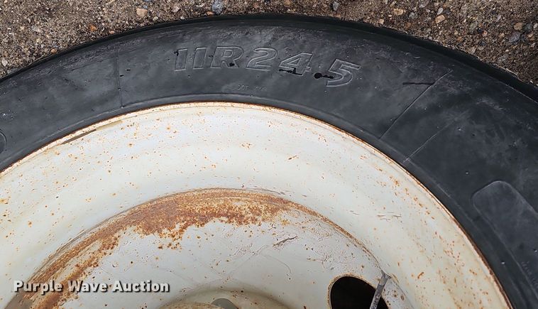 image for item DQ8669 1992 Kenworth T660 semi truck