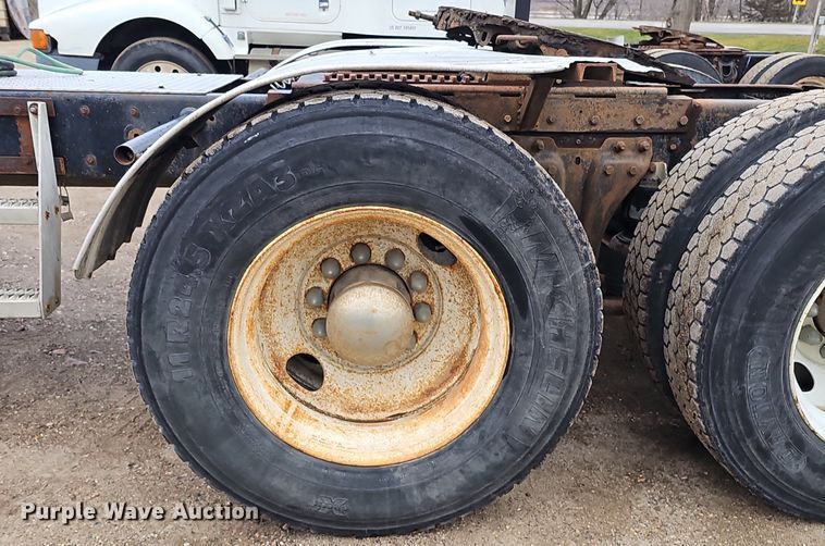 image for item DQ8669 1992 Kenworth T660 semi truck