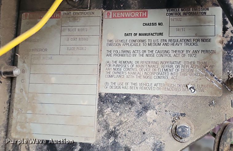 image for item DQ8669 1992 Kenworth T660 semi truck