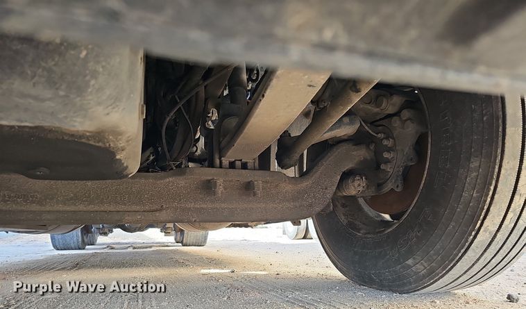 image for item DQ8697 2016 Peterbilt 579 semi truck