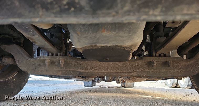 image for item DQ8697 2016 Peterbilt 579 semi truck