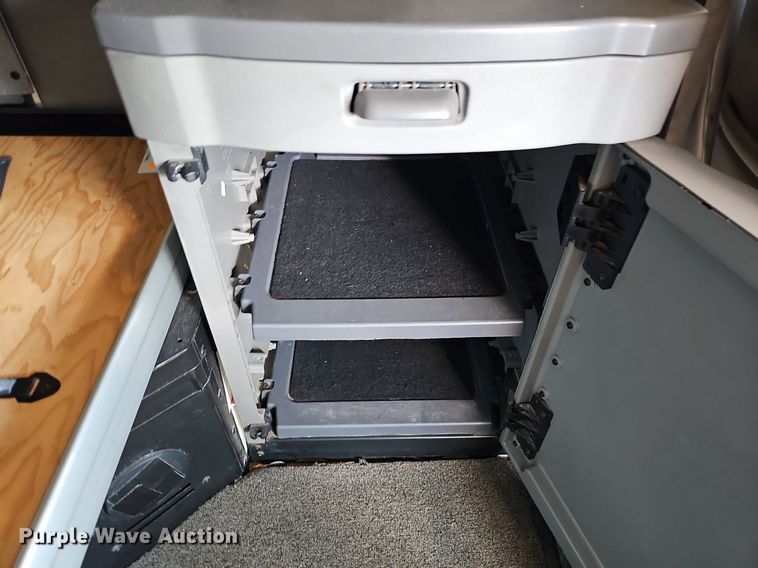 image for item DQ8697 2016 Peterbilt 579 semi truck