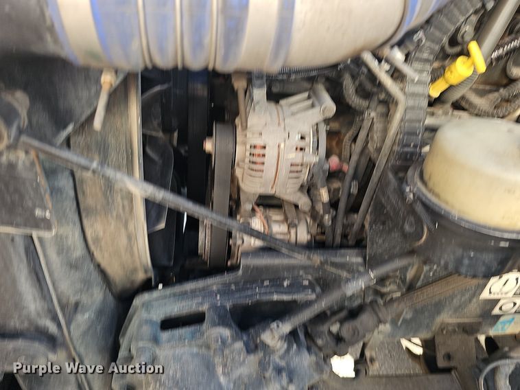 image for item DQ8697 2016 Peterbilt 579 semi truck