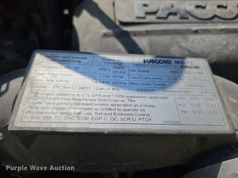 image for item DQ8697 2016 Peterbilt 579 semi truck