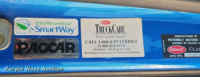 image for item DQ8697 2016 Peterbilt 579 semi truck