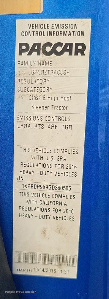 image for item DQ8697 2016 Peterbilt 579 semi truck