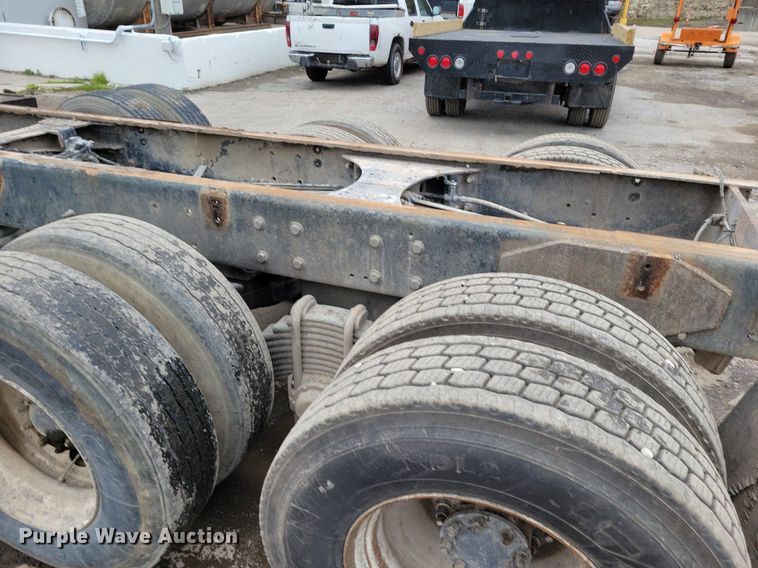 image for item DR7972 2006 Mack CT713 truck cab and chassis