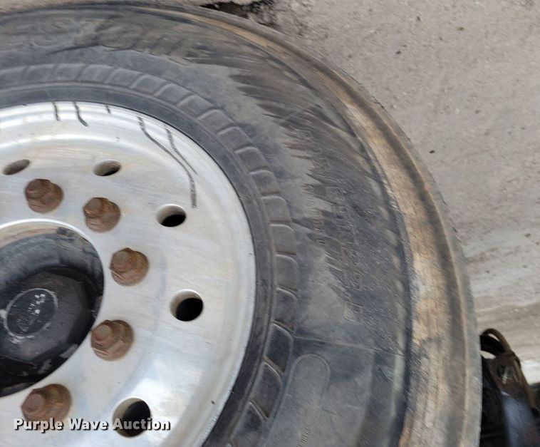 image for item DR7972 2006 Mack CT713 truck cab and chassis