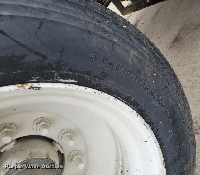 image for item DR7972 2006 Mack CT713 truck cab and chassis