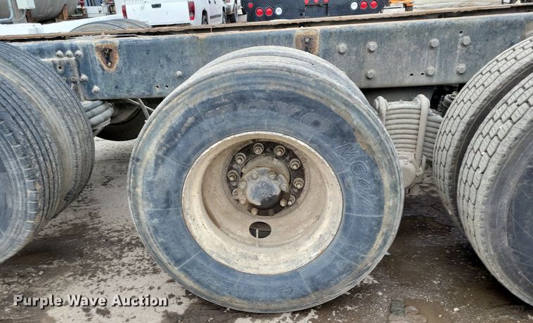 image for item DR7972 2006 Mack CT713 truck cab and chassis