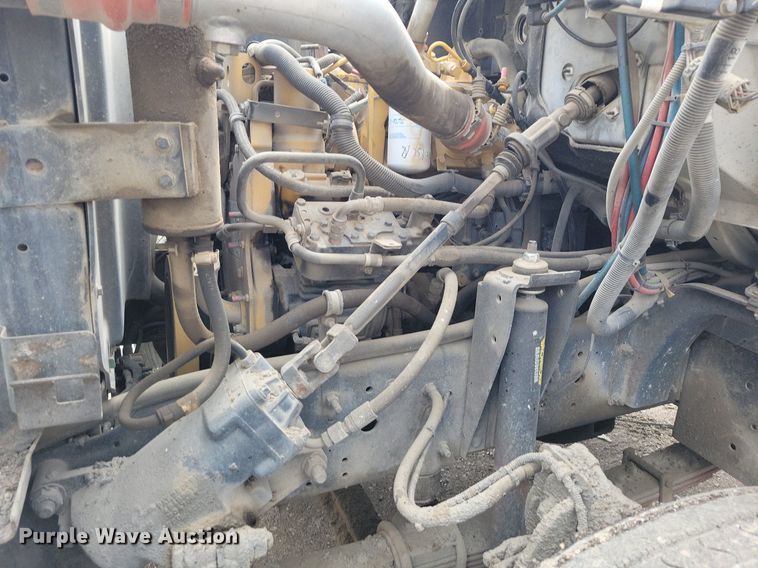 image for item DR7973 1998 GMC C8500 truck cab and chassis