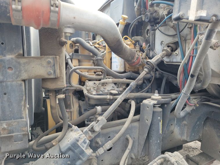 image for item DR7973 1998 GMC C8500 truck cab and chassis