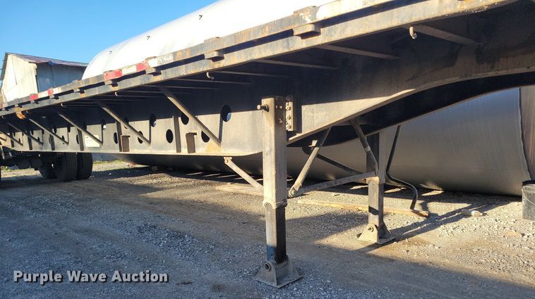 image for item DR7983 1988 Transcraft TL-90K-45 flatbed trailer