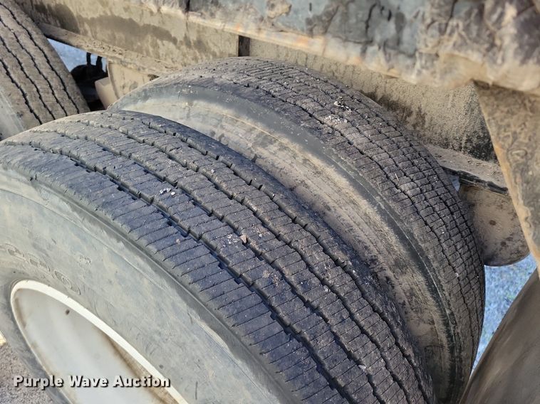 image for item DR7983 1988 Transcraft TL-90K-45 flatbed trailer