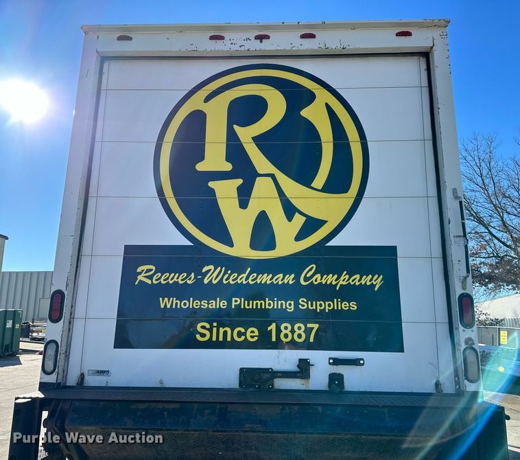 image for item DW2949 2006 International 4200 box truck