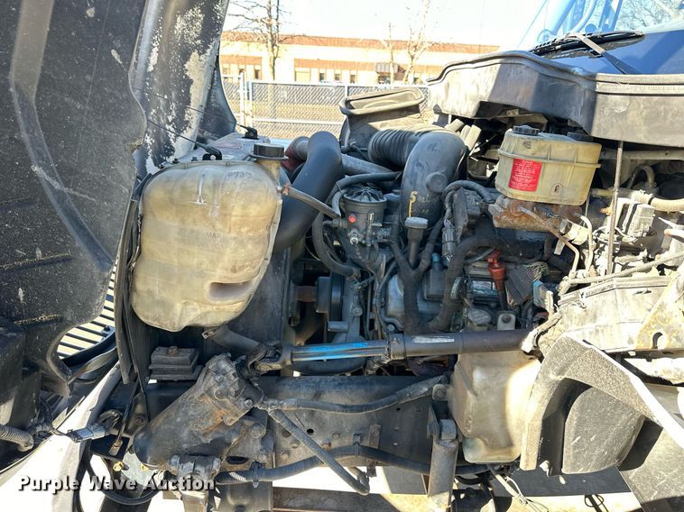 image for item DW2949 2006 International 4200 box truck