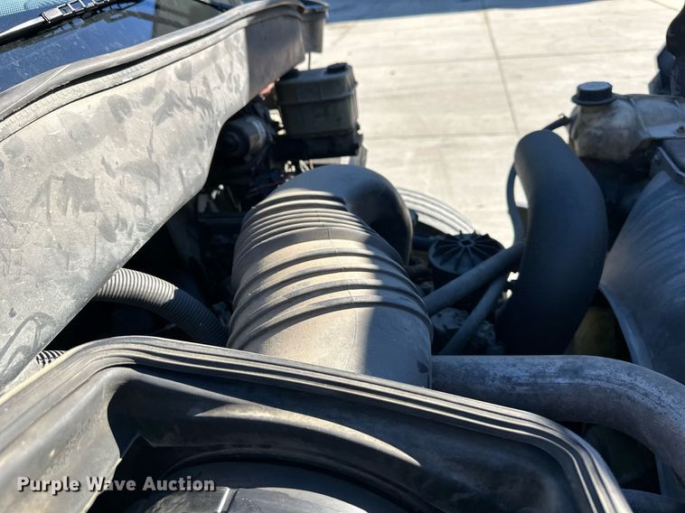 image for item DW2949 2006 International 4200 box truck