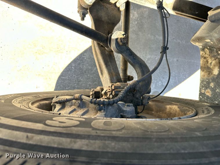 image for item DW2949 2006 International 4200 box truck