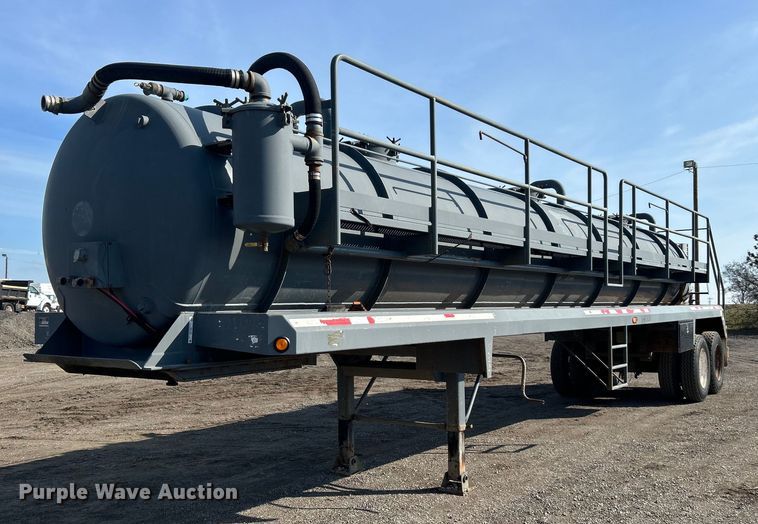 image for item EG1196 2012 Dragon Products LTD vacuum trailer