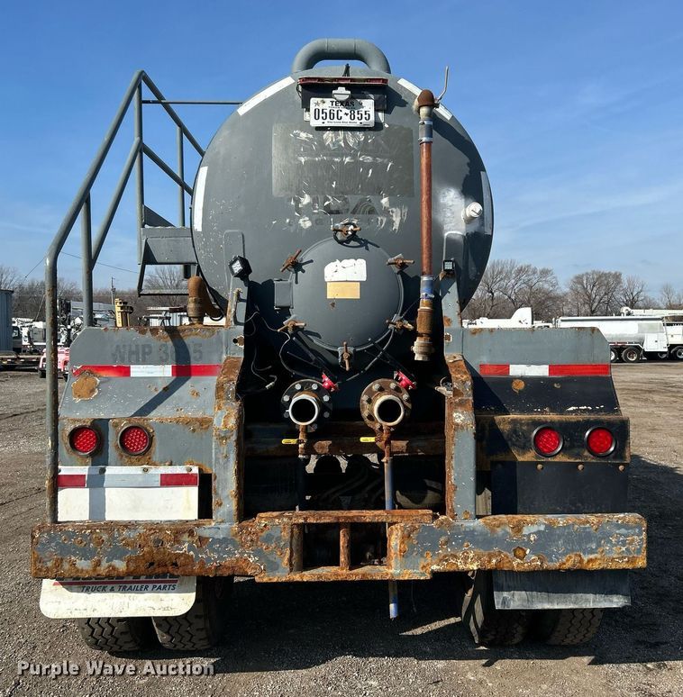 image for item EG1196 2012 Dragon Products LTD vacuum trailer