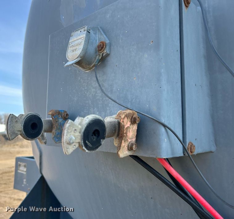 image for item EG1196 2012 Dragon Products LTD vacuum trailer