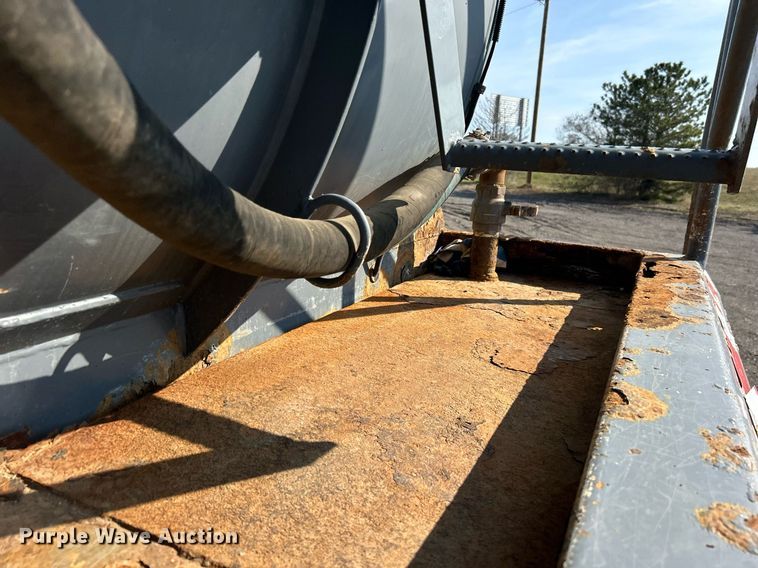 image for item EG1196 2012 Dragon Products LTD vacuum trailer