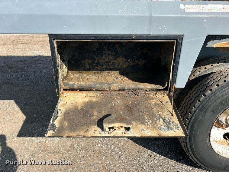 image for item EG1196 2012 Dragon Products LTD vacuum trailer