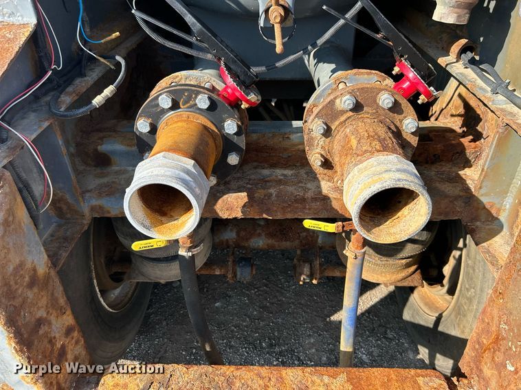 image for item EG1196 2012 Dragon Products LTD vacuum trailer