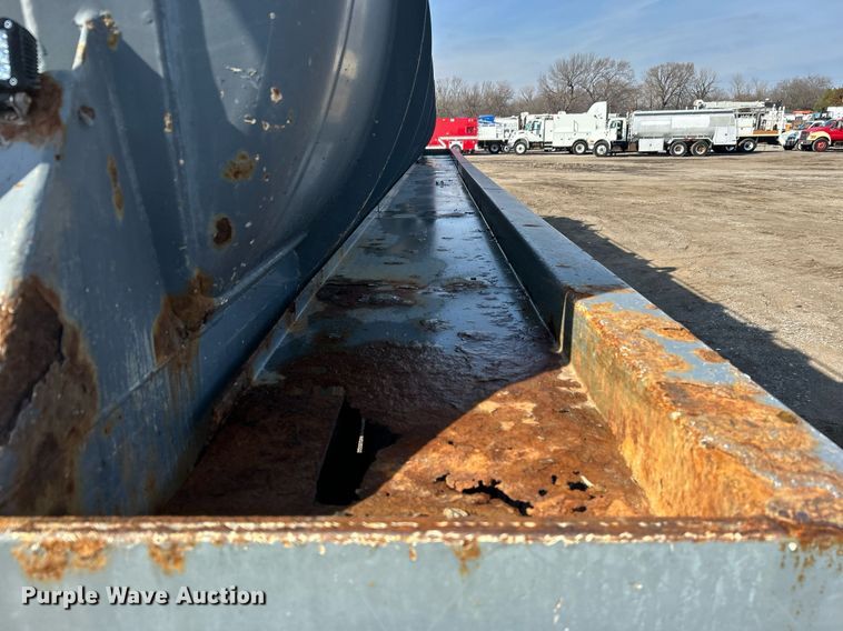 image for item EG1196 2012 Dragon Products LTD vacuum trailer