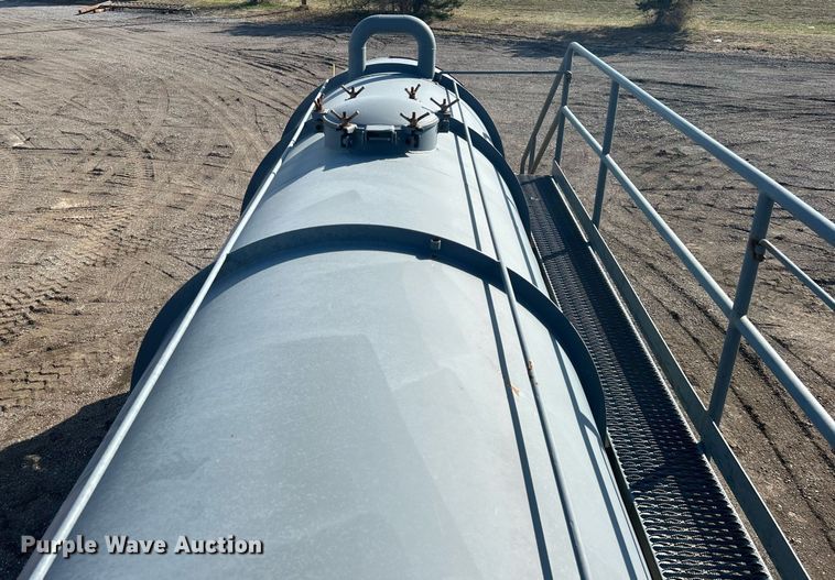 image for item EG1196 2012 Dragon Products LTD vacuum trailer