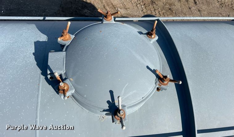 image for item EG1196 2012 Dragon Products LTD vacuum trailer