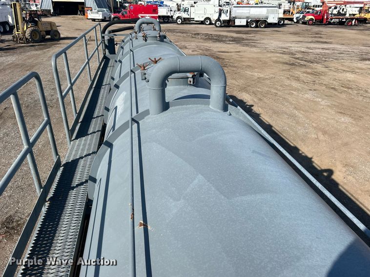 image for item EG1196 2012 Dragon Products LTD vacuum trailer