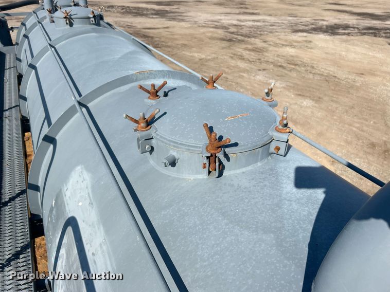 image for item EG1196 2012 Dragon Products LTD vacuum trailer