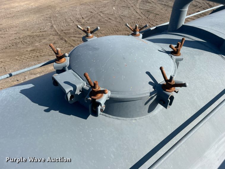 image for item EG1196 2012 Dragon Products LTD vacuum trailer