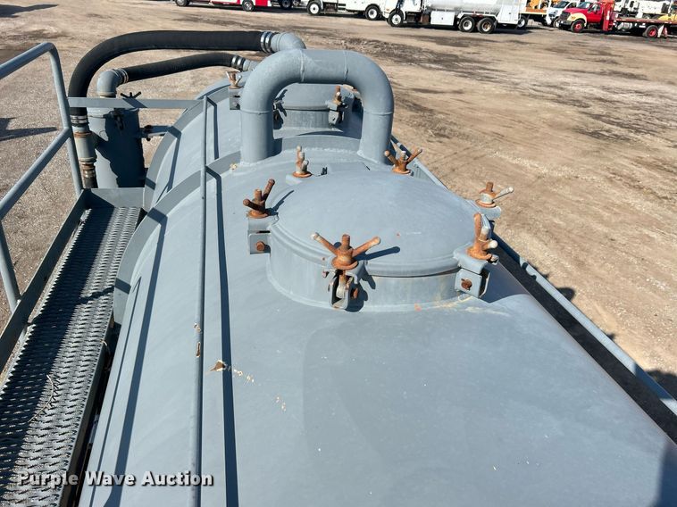 image for item EG1196 2012 Dragon Products LTD vacuum trailer