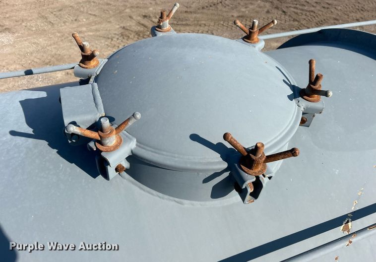 image for item EG1196 2012 Dragon Products LTD vacuum trailer