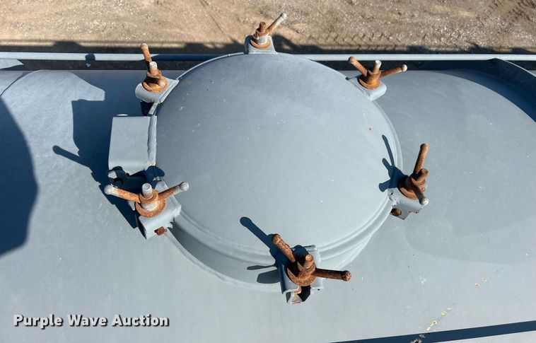 image for item EG1196 2012 Dragon Products LTD vacuum trailer