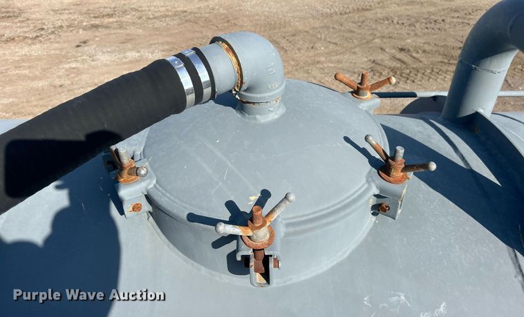 image for item EG1196 2012 Dragon Products LTD vacuum trailer