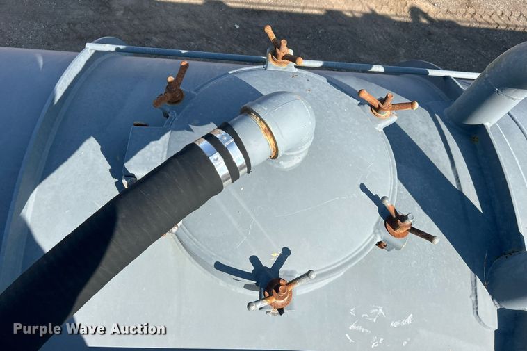 image for item EG1196 2012 Dragon Products LTD vacuum trailer