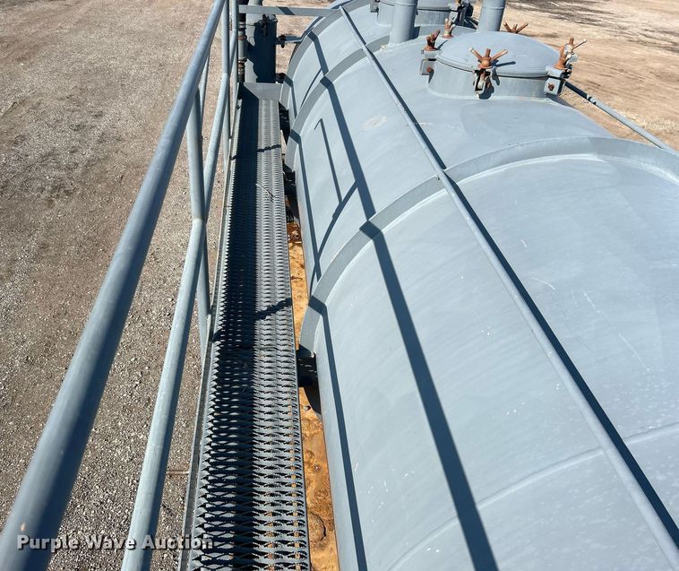 image for item EG1196 2012 Dragon Products LTD vacuum trailer