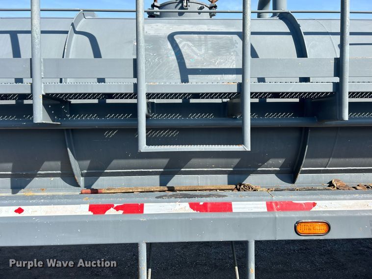 image for item EG1196 2012 Dragon Products LTD vacuum trailer