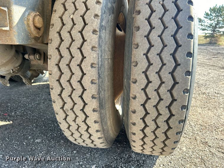 image for item EG1196 2012 Dragon Products LTD vacuum trailer