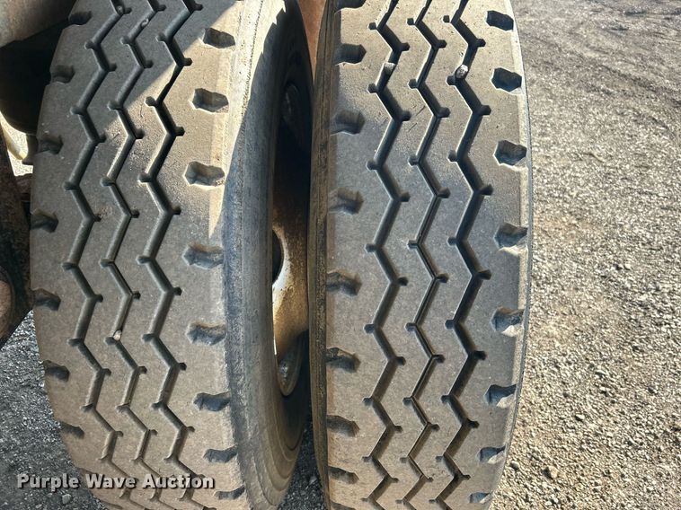 image for item EG1196 2012 Dragon Products LTD vacuum trailer