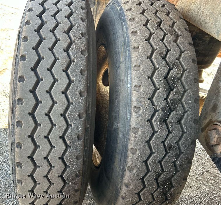 image for item EG1196 2012 Dragon Products LTD vacuum trailer