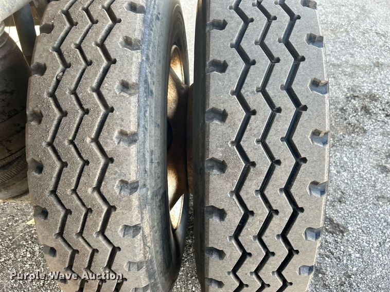 image for item EG1196 2012 Dragon Products LTD vacuum trailer