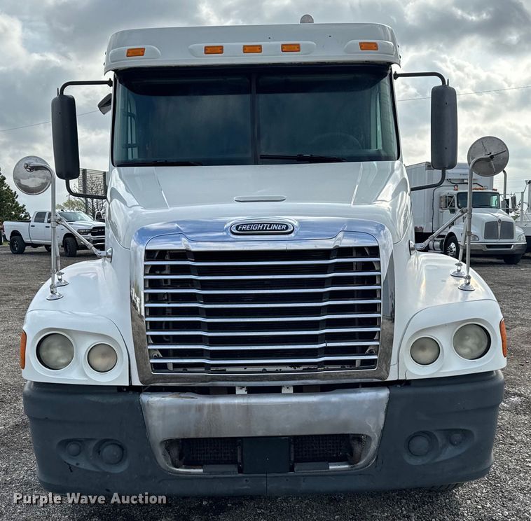 image for item EG1311 2006 Freightliner Century Class semi truck