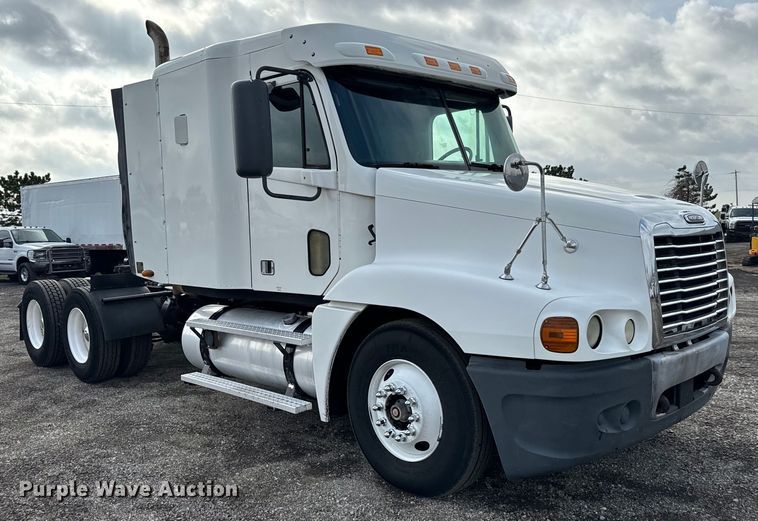 image for item EG1311 2006 Freightliner Century Class semi truck