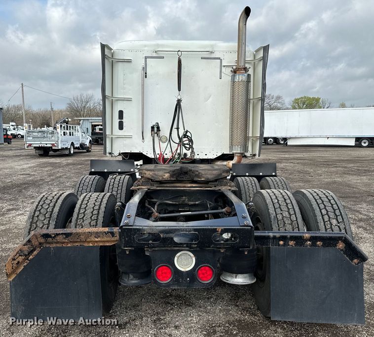 image for item EG1311 2006 Freightliner Century Class semi truck