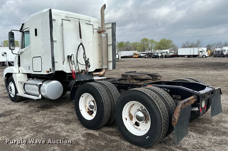 image for item EG1311 2006 Freightliner Century Class semi truck